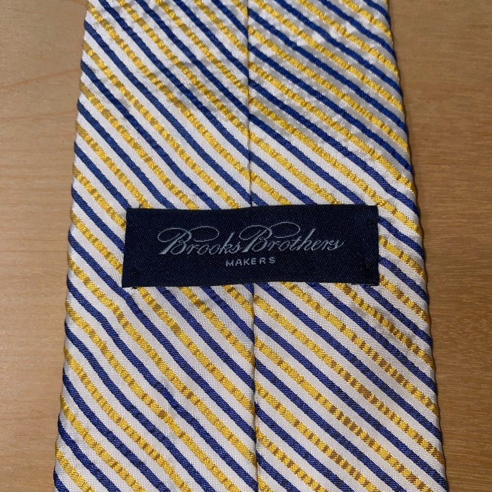 BROOKS BROTHERS MAKERS Yellow /Blue Stripe Silk Tie. - Picture 2 of 7